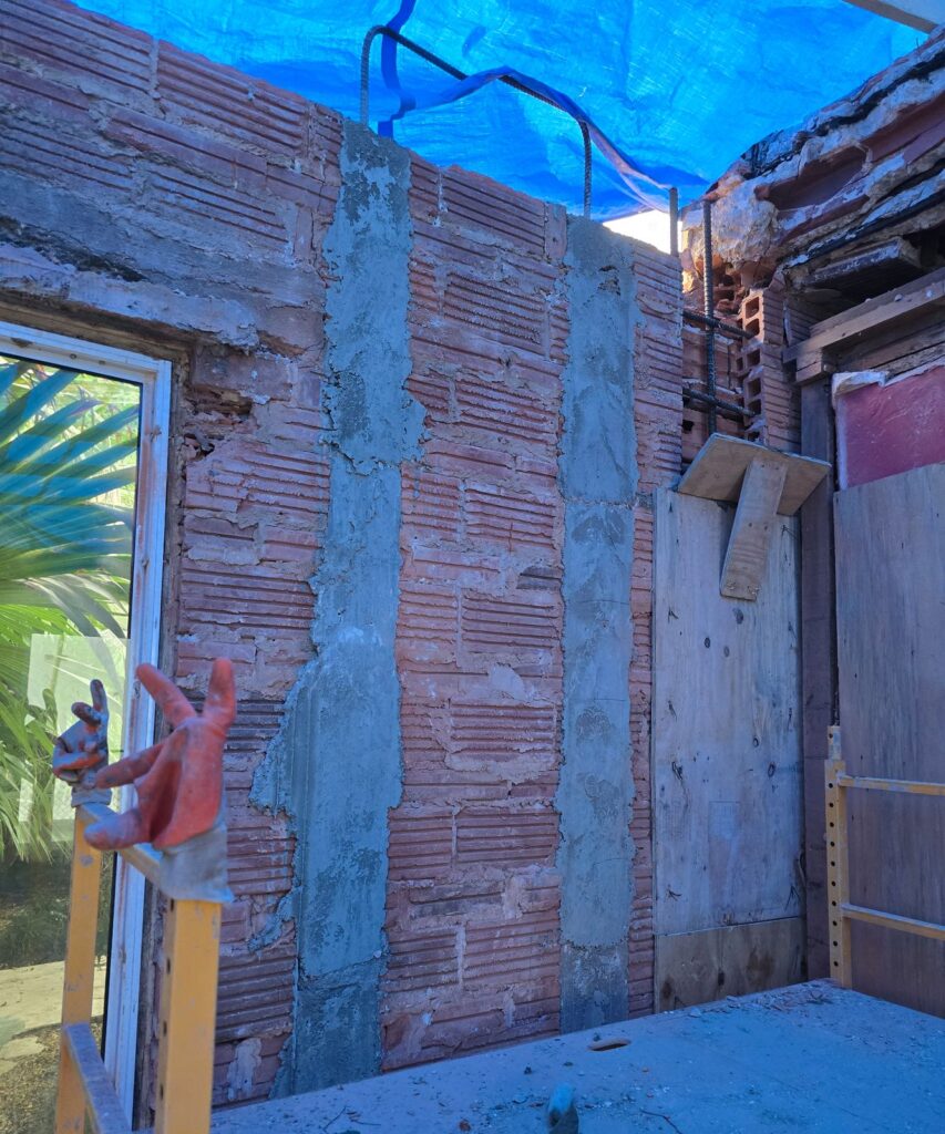 Estate residence structural reconstruction in Miami Beach - fill cell tie columns
